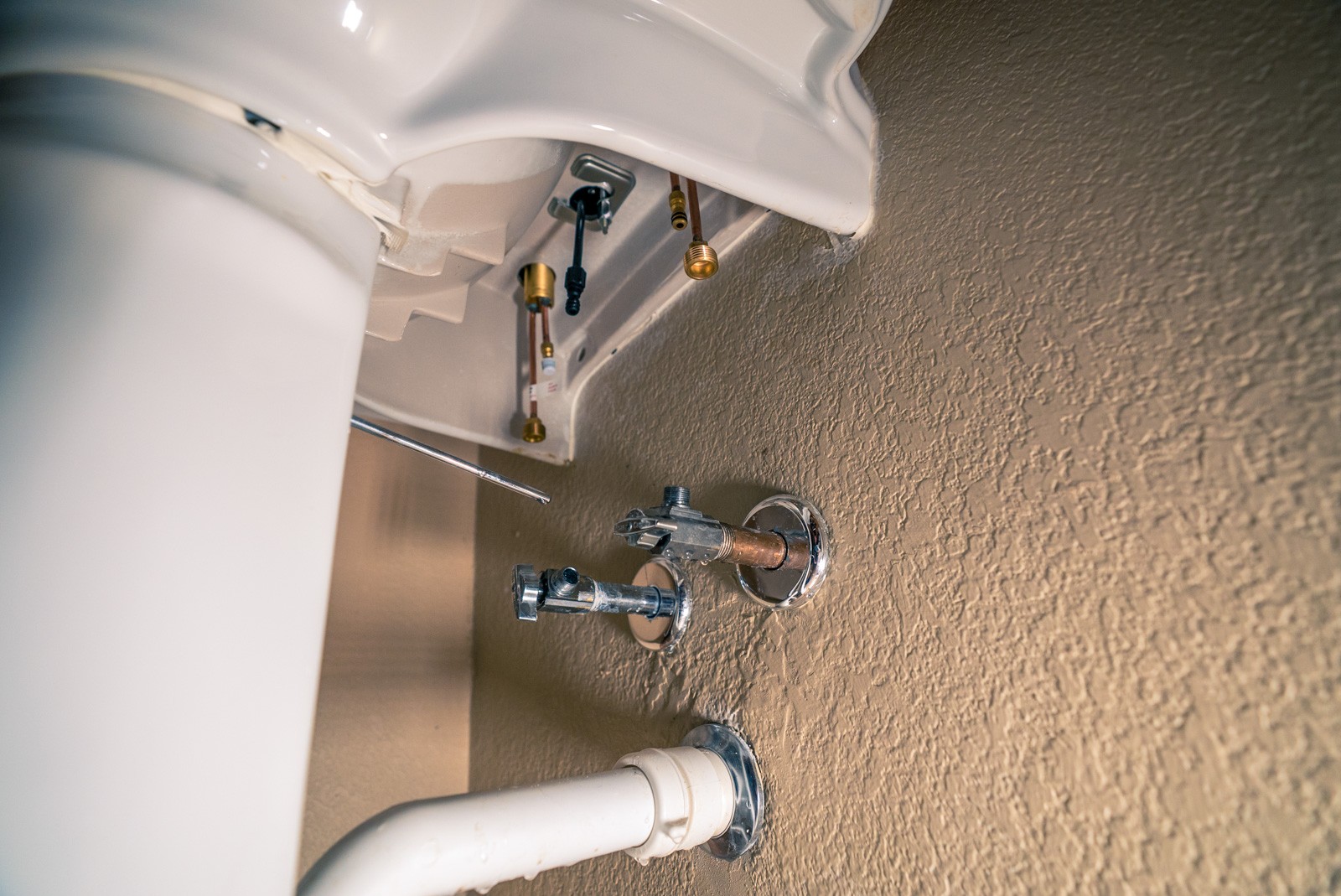 Faucets, Fixtures & Pipes Repairs