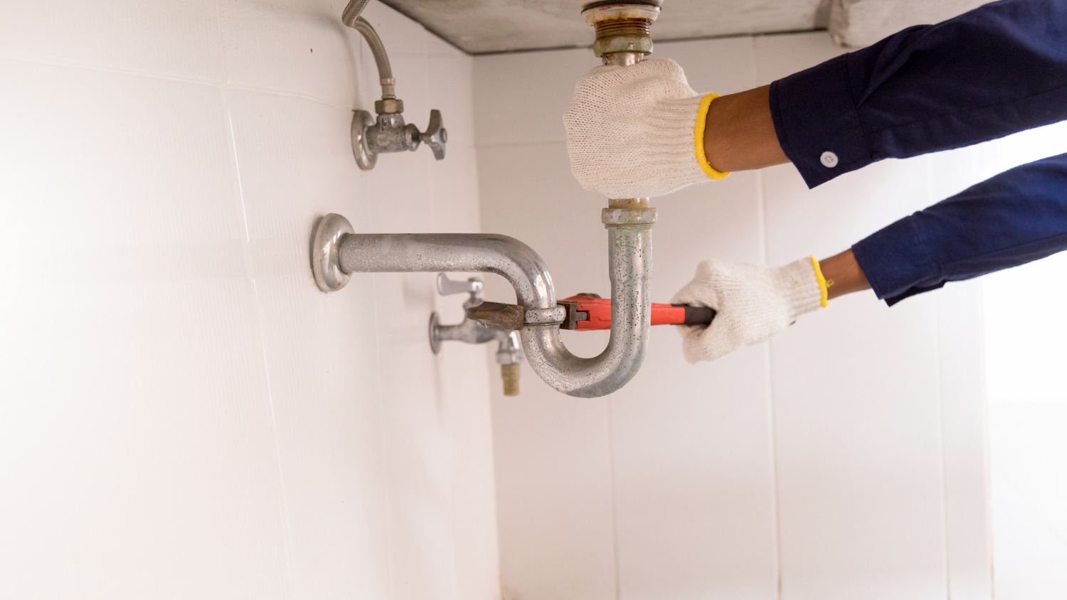 Expert Tips For When To Seek Plumbing Leak Repair Services?
